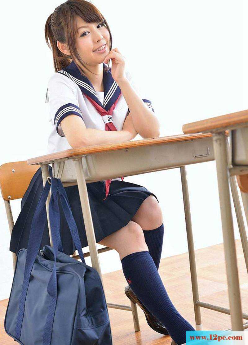萌妹子单纯的学生制服(16P)