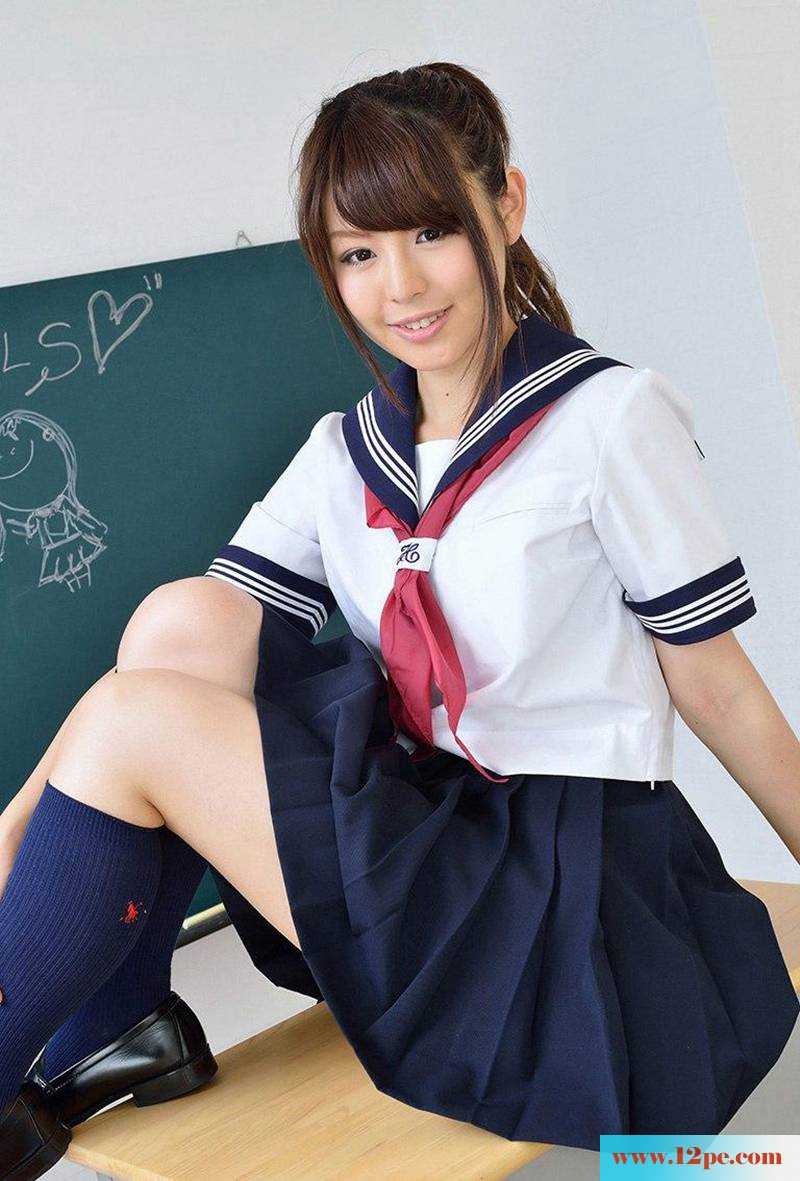 萌妹子单纯的学生制服(16P)