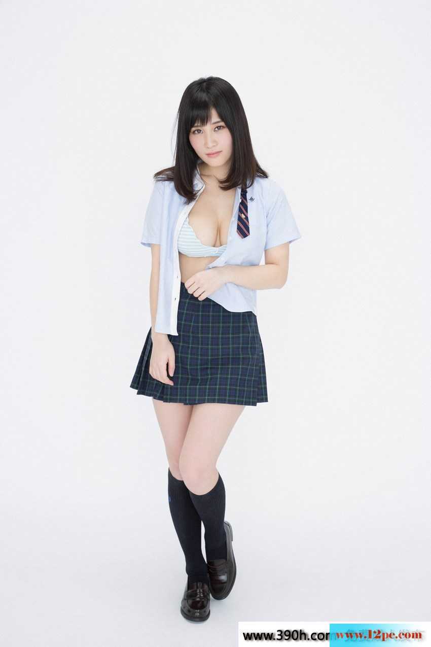 日本学生妹橘花凛桃色入学仪式