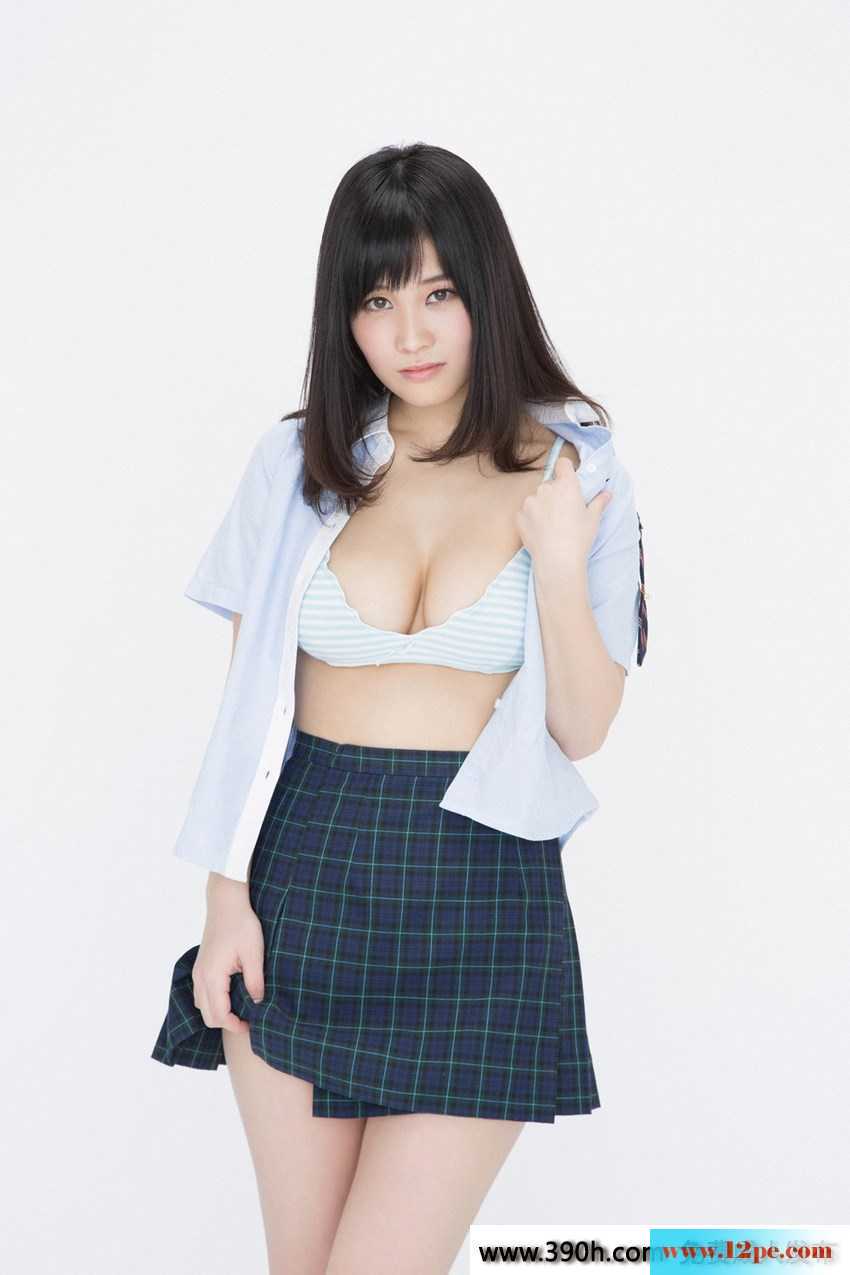 日本学生妹橘花凛桃色入学仪式