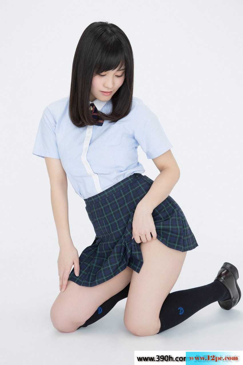 日本学生妹橘花凛桃色入学仪式