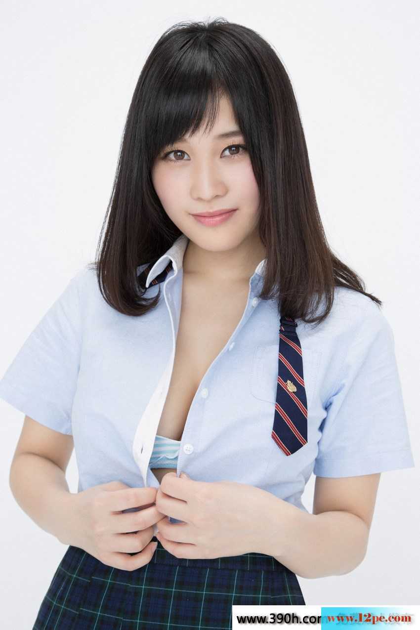 日本学生妹橘花凛桃色入学仪式
