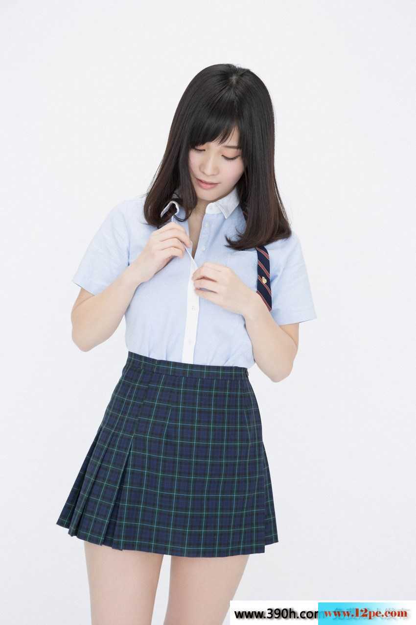 日本学生妹橘花凛桃色入学仪式