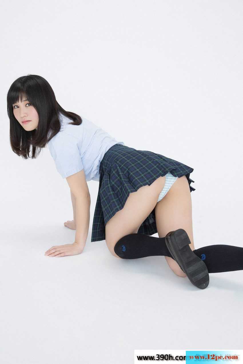 日本学生妹橘花凛桃色入学仪式