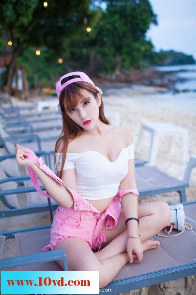 海滩粉粉牛仔美女多情靓丽【13P】