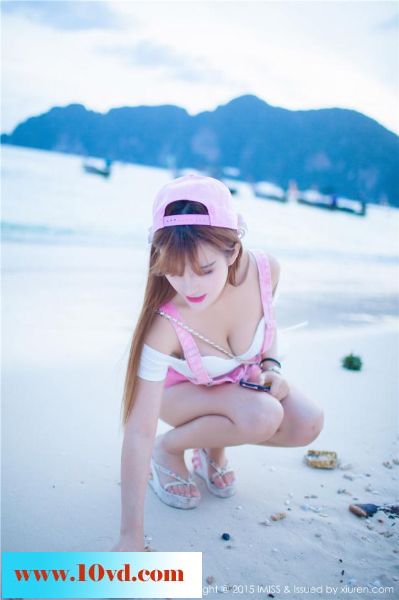 海滩粉粉牛仔美女多情靓丽【13P】