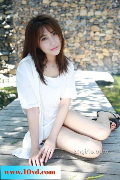 呼吸清新氧气度假中的大美女【13P】