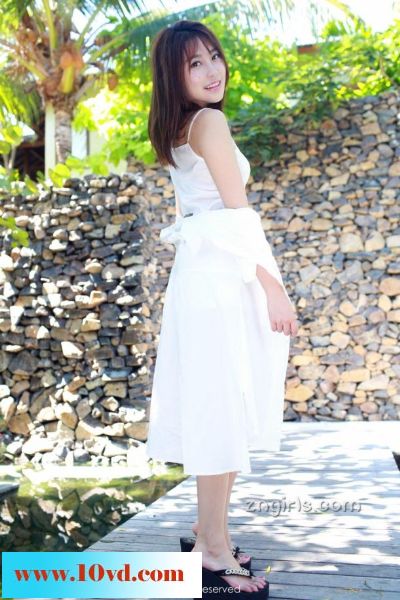 呼吸清新氧气度假中的大美女【13P】