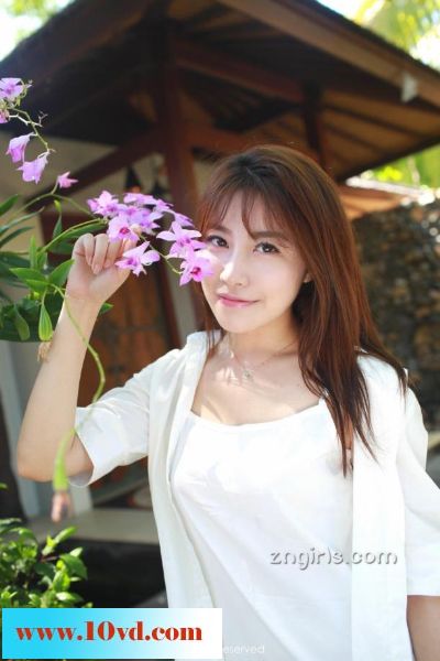 呼吸清新氧气度假中的大美女【13P】