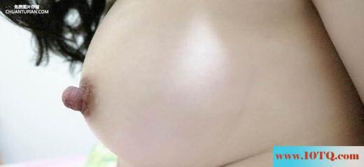 性感少妇的的露奶玩穴照，超迷人啊(12P)