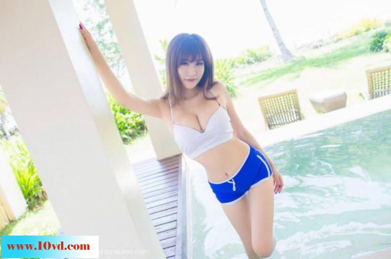 前胸饱满得令人垂涎90后靓女【10P】