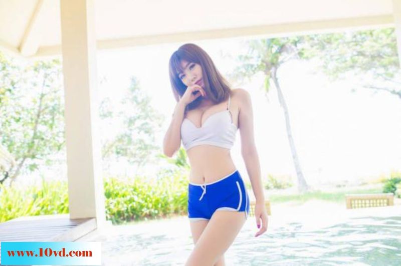 前胸饱满得令人垂涎90后靓女【10P】