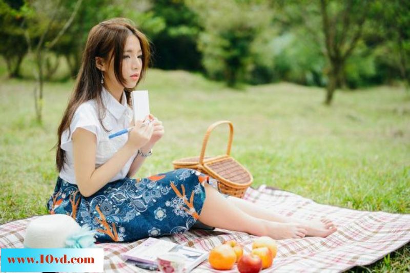 台湾风骚小美人性感秀【12P】