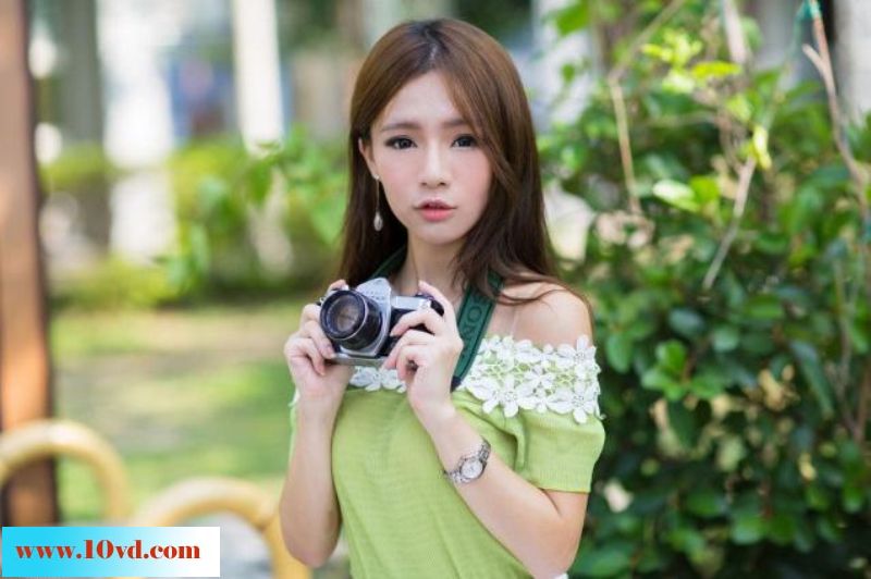 台湾风骚小美人性感秀【12P】