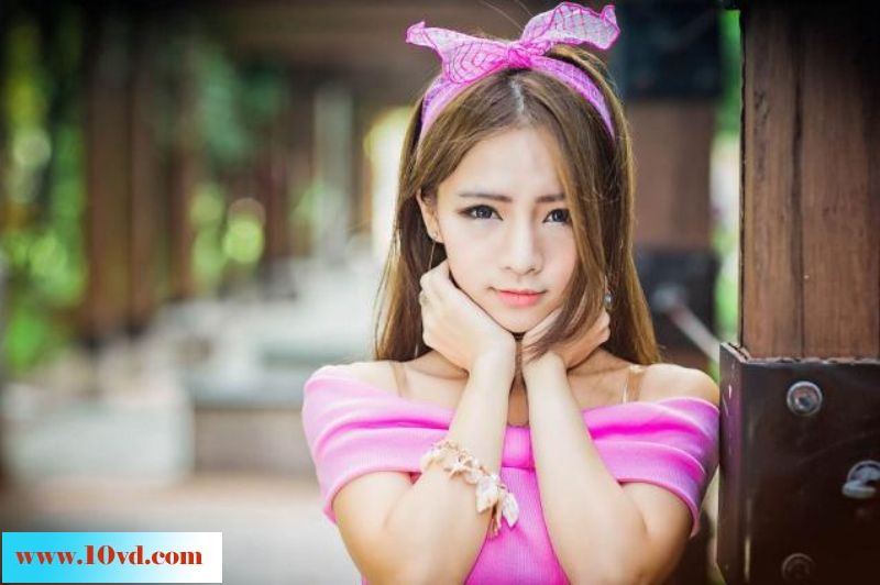 台湾风骚小美人性感秀【12P】