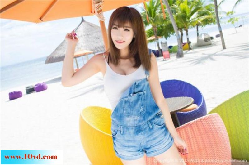 漂亮女人海边清新大秀事业线抢眼【13P】
