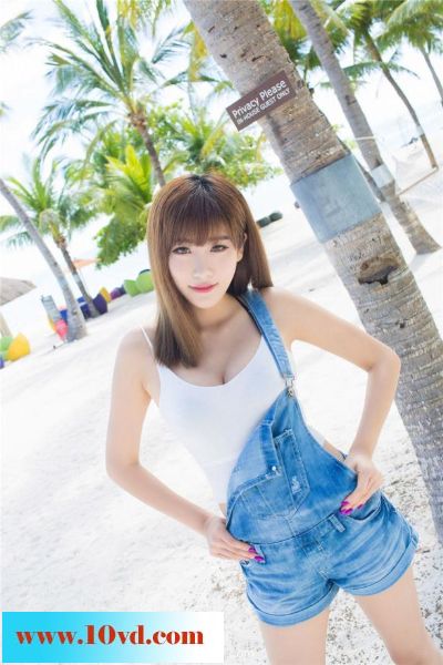 漂亮女人海边清新大秀事业线抢眼【13P】