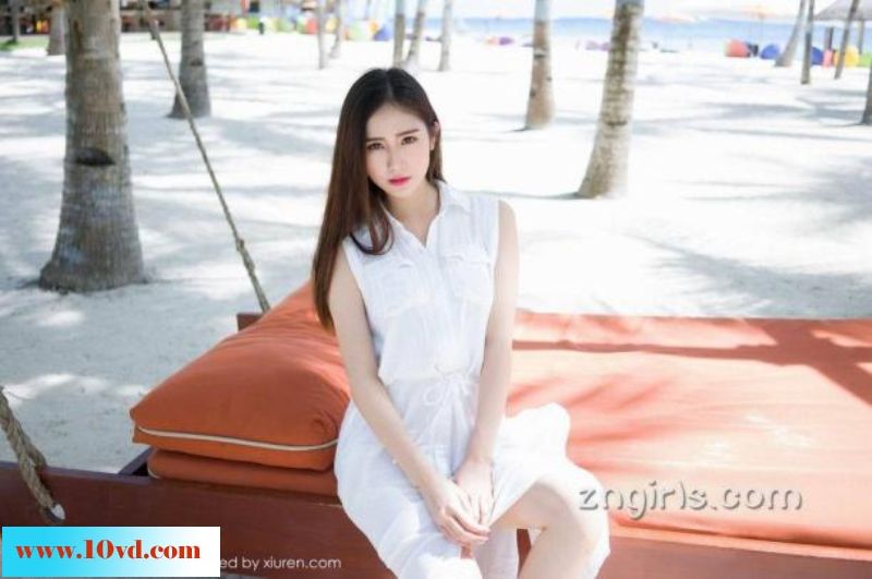 气质美女思思阳光户外很纯【10P】