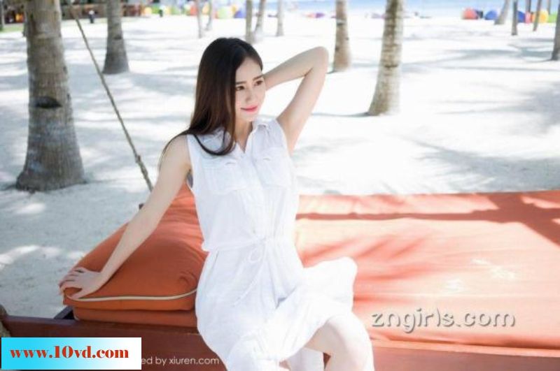 气质美女思思阳光户外很纯【10P】