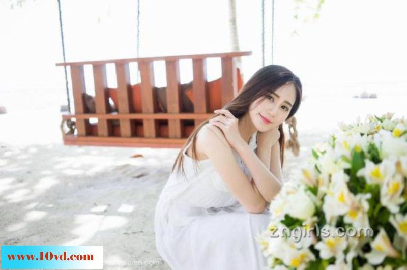 气质美女思思阳光户外很纯【10P】