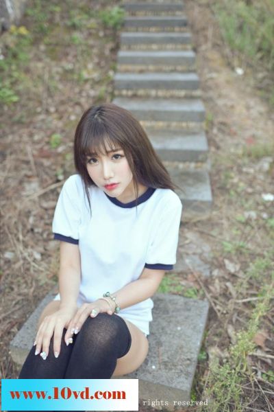 山道中的慕美人大秀性感【10P】