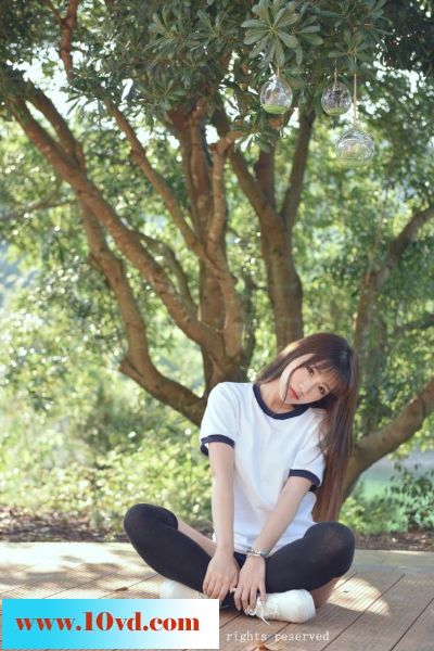 山道中的慕美人大秀性感【10P】