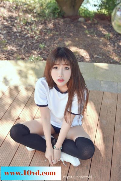 山道中的慕美人大秀性感【10P】