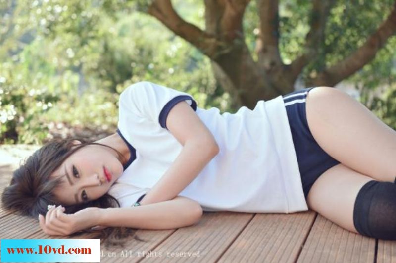 山道中的慕美人大秀性感【10P】