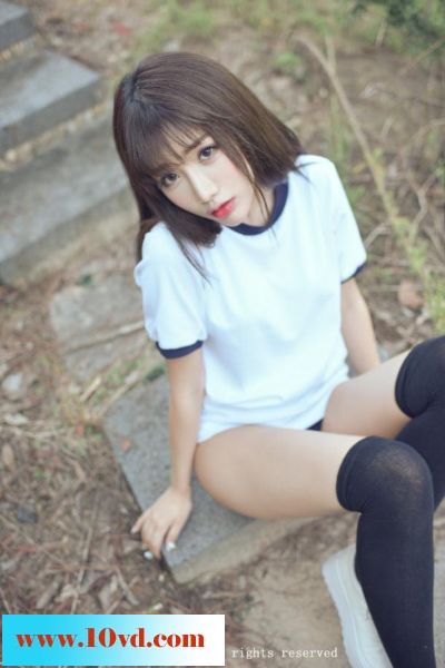 山道中的慕美人大秀性感【10P】