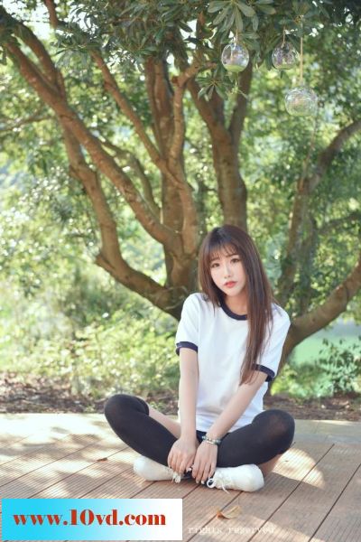 山道中的慕美人大秀性感【10P】