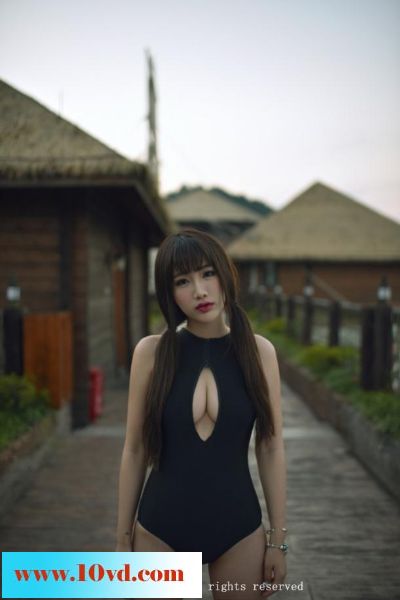 水库户外双马尾性感美女【15P】