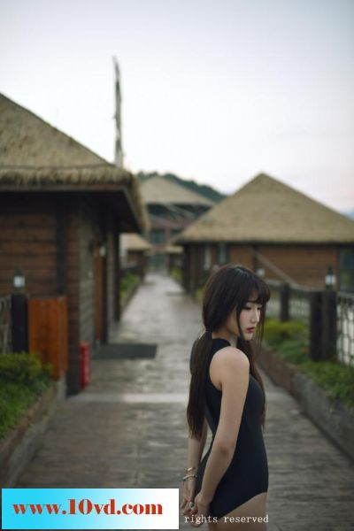 水库户外双马尾性感美女【15P】