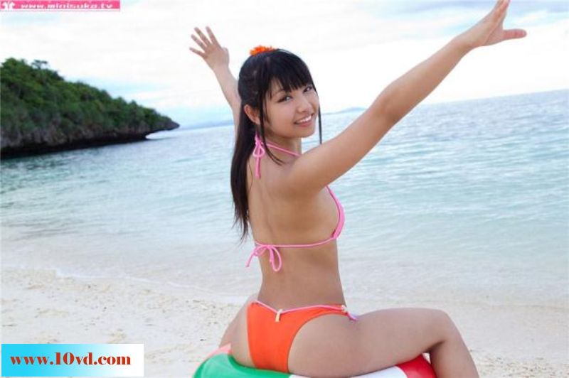 甜美小苹果美丰肥臀清凉户外秀【14P】