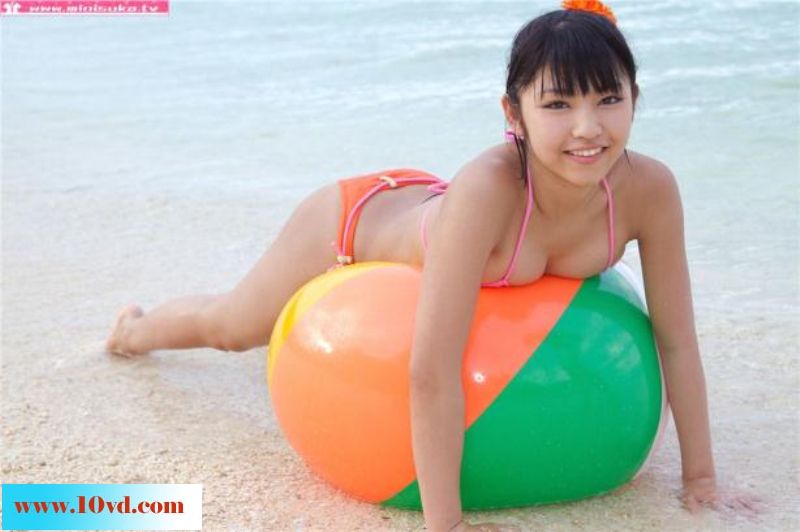 甜美小苹果美丰肥臀清凉户外秀【14P】