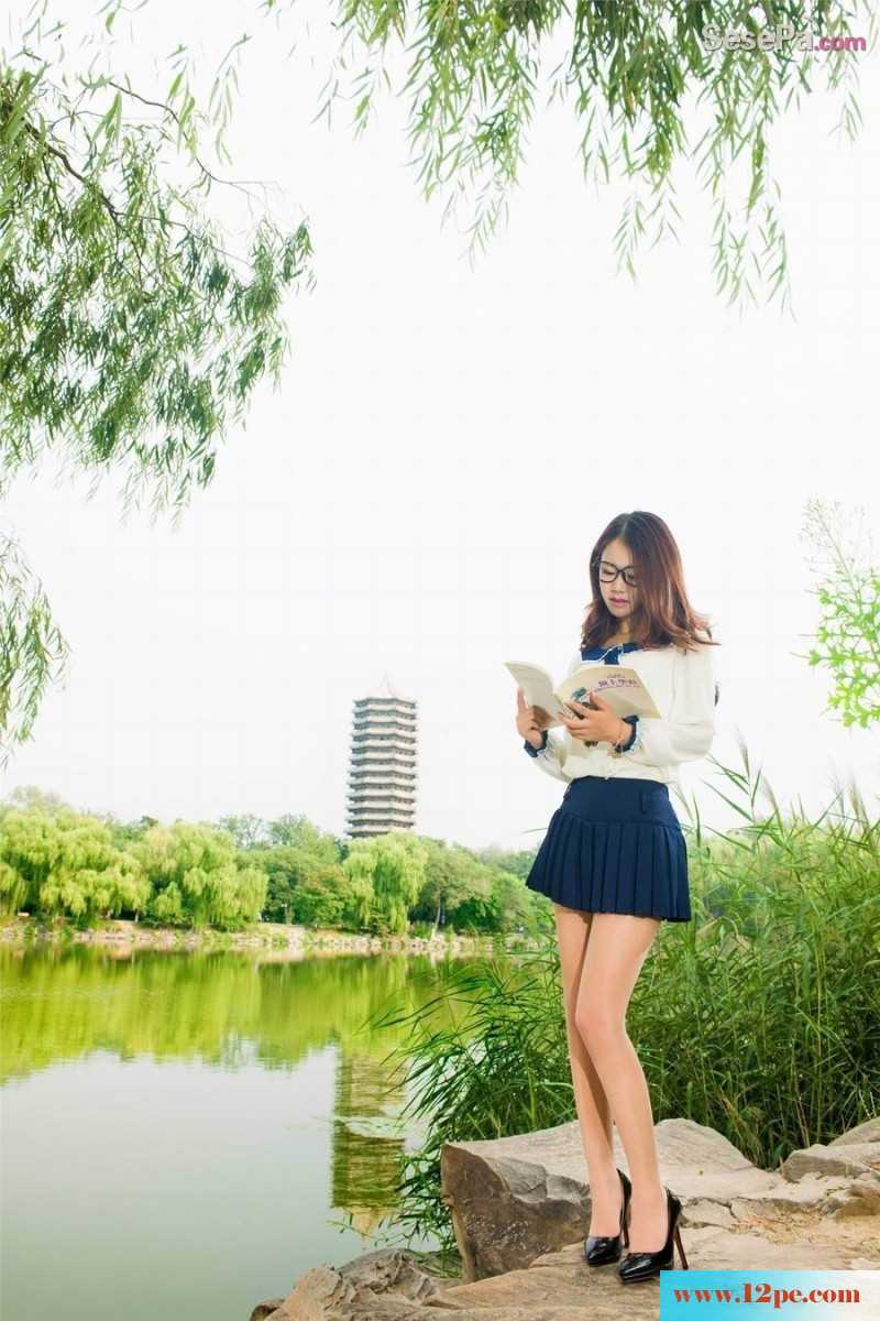 90后校花语寒制服美腿街拍照(15p)