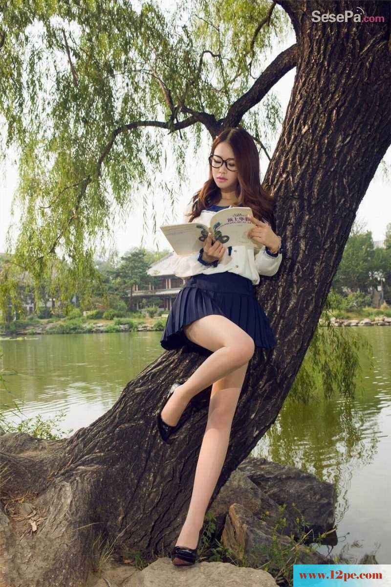 90后校花语寒制服美腿街拍照(15p)