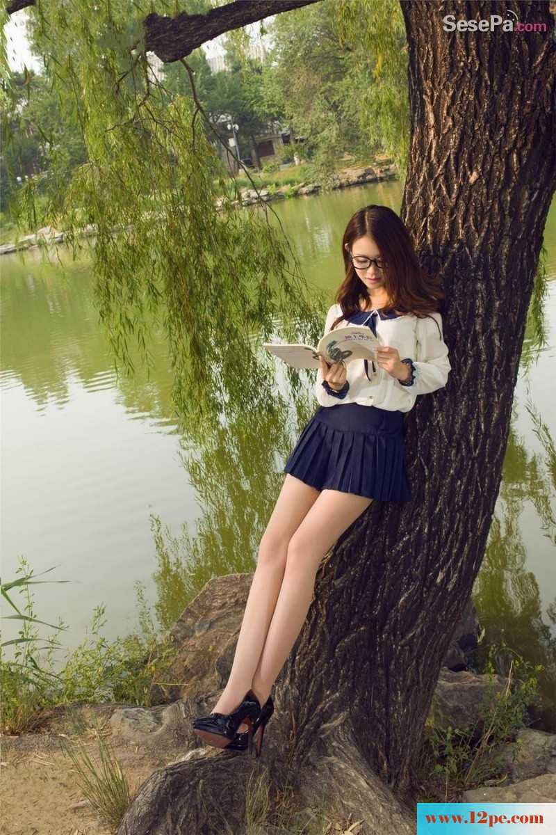 90后校花语寒制服美腿街拍照(15p)
