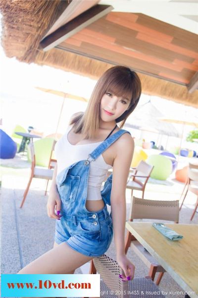 椰林沙滩欢乐清新妹子【13P】