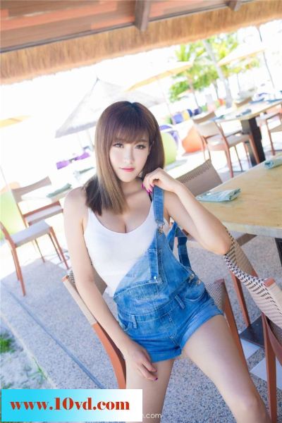 椰林沙滩欢乐清新妹子【13P】