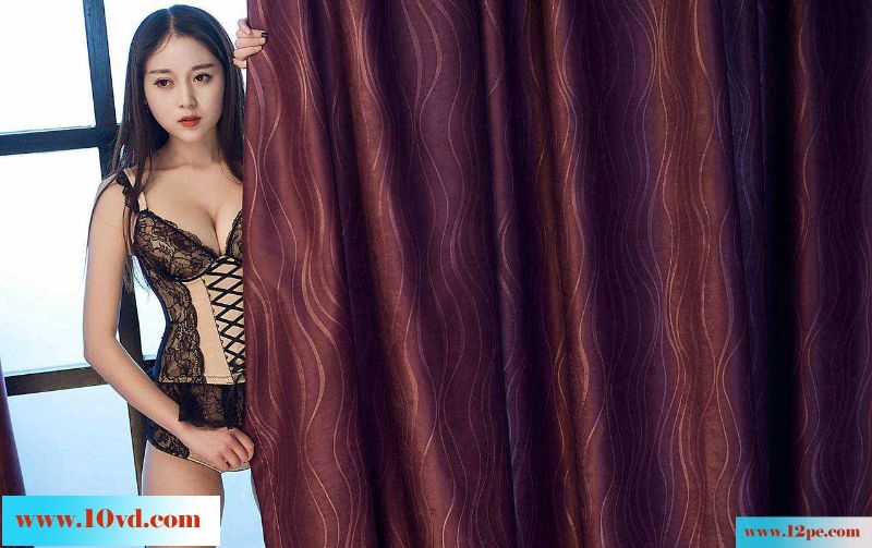 造型凸凹的女生性感内衣私房照(12p)