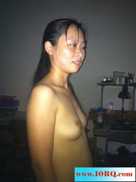 把女友老妈给上了那木耳还是有点粉嫩的好骚1