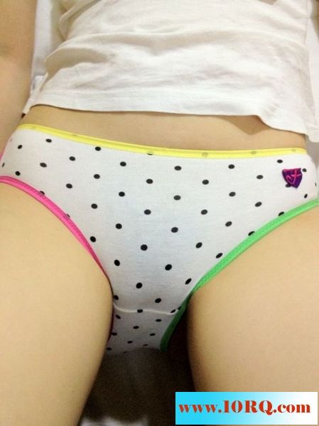 05-12超嫩白的94年小蘿莉17P