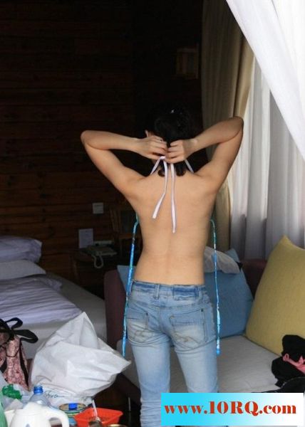 05-14浪漫海邊和心愛女人曬著太陽操著逼24P