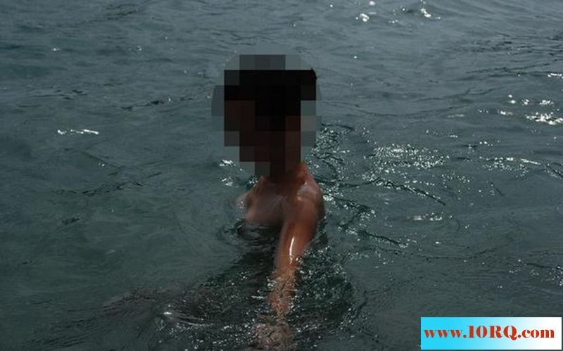 05-14浪漫海邊和心愛女人曬著太陽操著逼24P