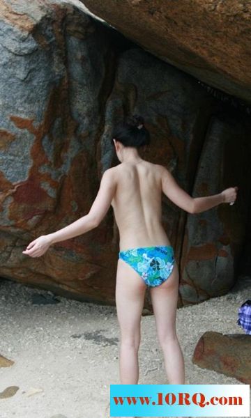 05-14浪漫海邊和心愛女人曬著太陽操著逼24P