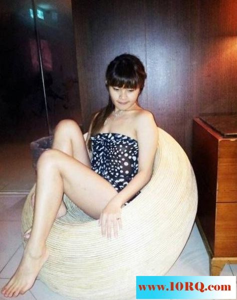 05-14風騷在校小女友，各種場合，各種自慰24P
