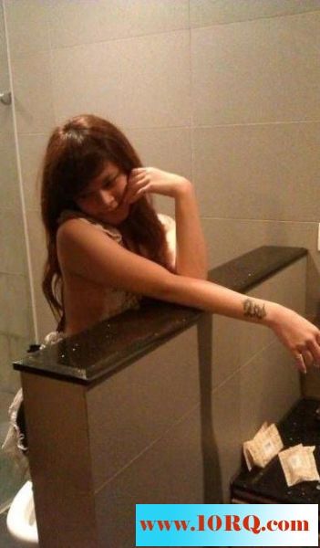 05-14風騷在校小女友，各種場合，各種自慰24P