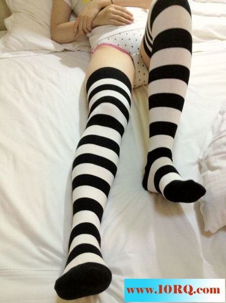 06-18超嫩白的小蘿莉年轻就是好15P