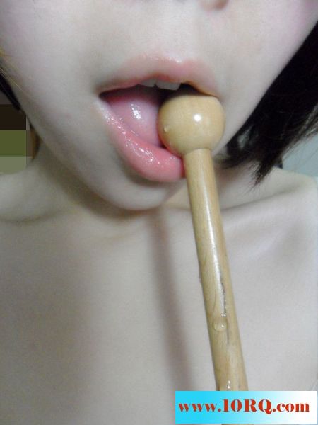 06-18学妹自摸嫩B，年轻到你不相信14P