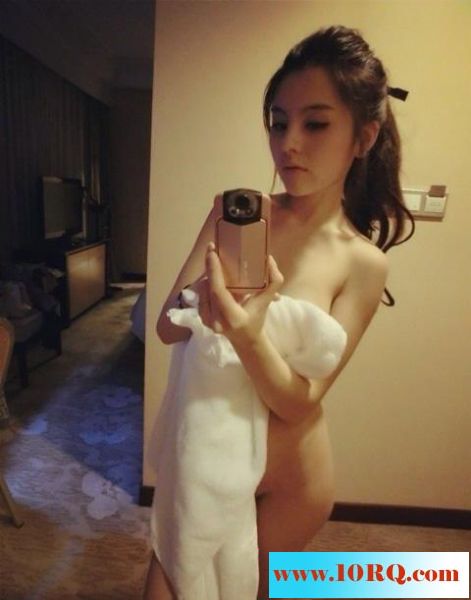 06-21女神自拍流出！極限自拍挑戰你的視覺13P